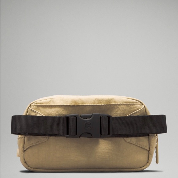 Lululemon Mini Belt Bag - Picture 2 of 8
